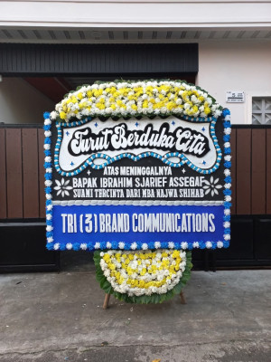 Papan Bunga Duka di Tambangan